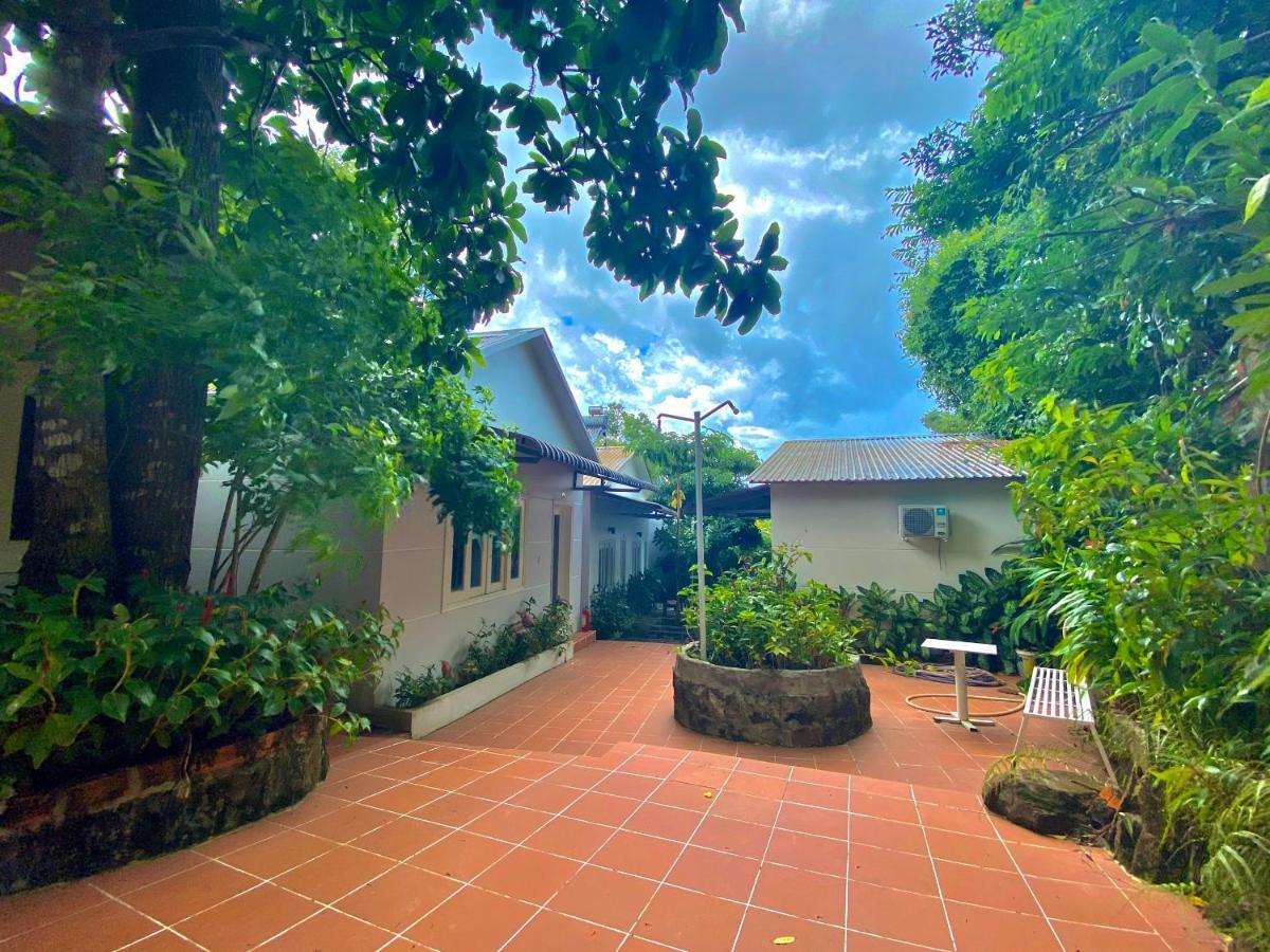 Ngoc Hanh Bungalow 두옹 동 외부 사진